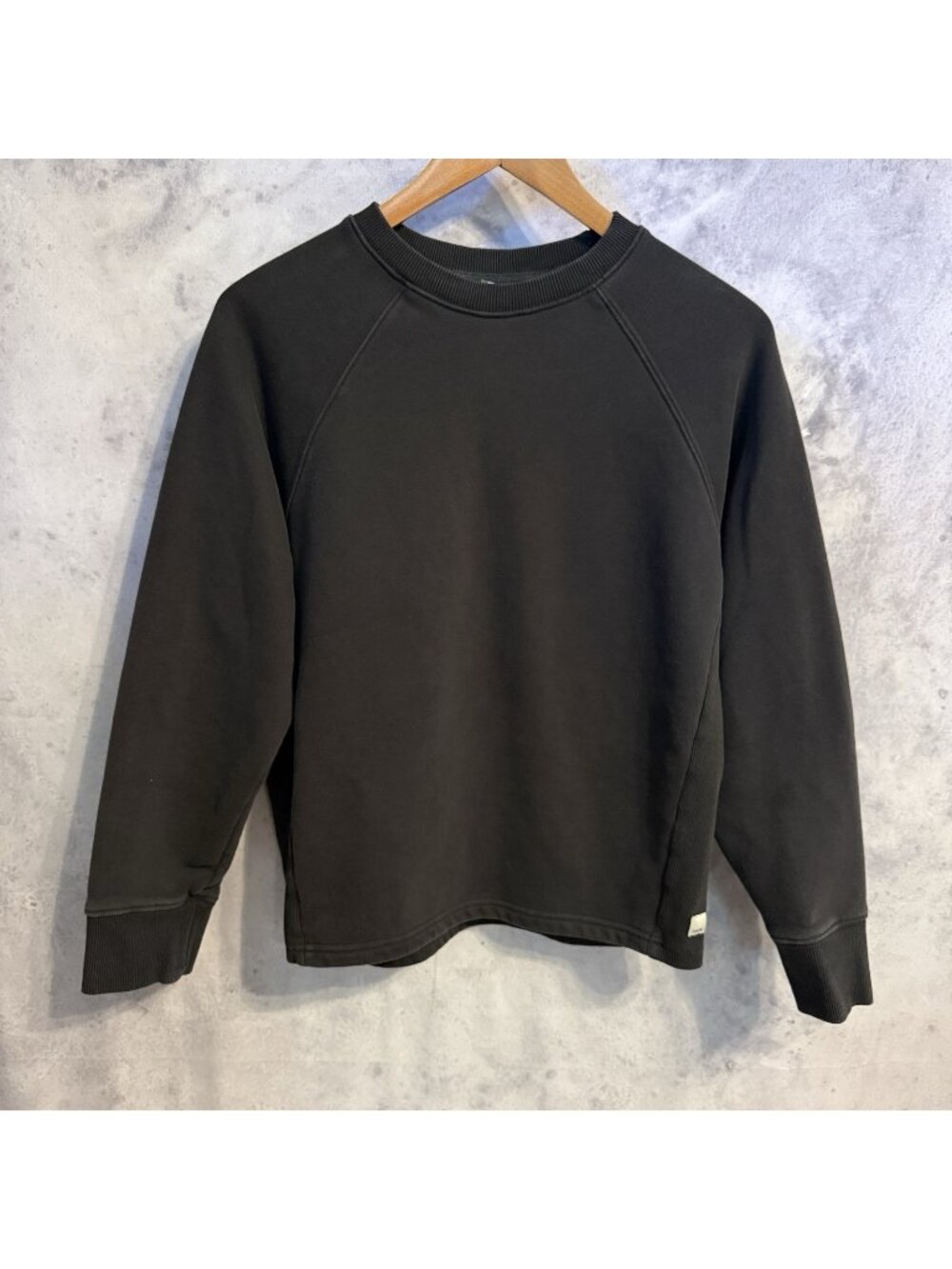 Vuori Restore Sweatshirt Black Crew Neck VW265 Womens 2XS XXS